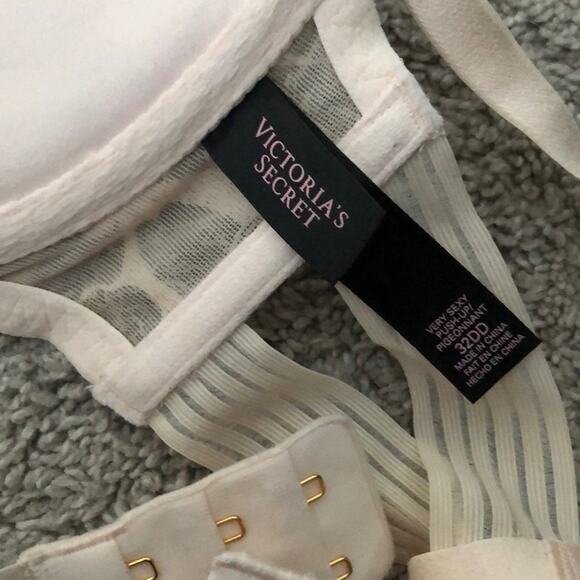 Victoria’s Secret very sexy,‎ push-up tan and pink lace plunge bra size 32DD ￼ - Picture 3 of 6